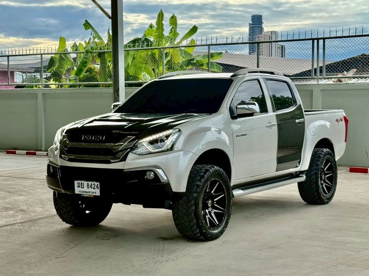 รถ Isuzu D-MAX 3.0 V-Cross Max Z Prestige 4WD สี ขาว