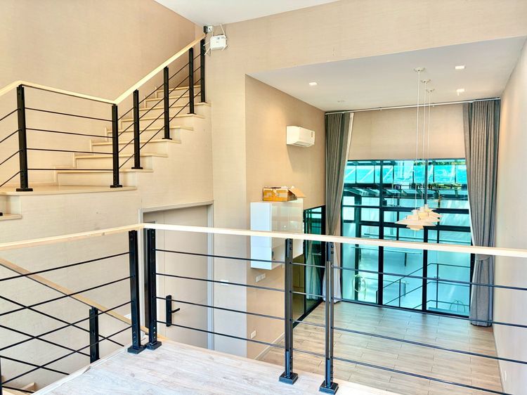 Ananda Development มีบางส่วน ขายด่วน ทาวน์โฮม Arden ลาดพร้าว 71 หลังมุม สภาพดี แต่งสวยมินิมอล วิวต้นไม้และสวน หน้าบ้านไม่ชนใคร ราคาดีมาก รูปที่ 4