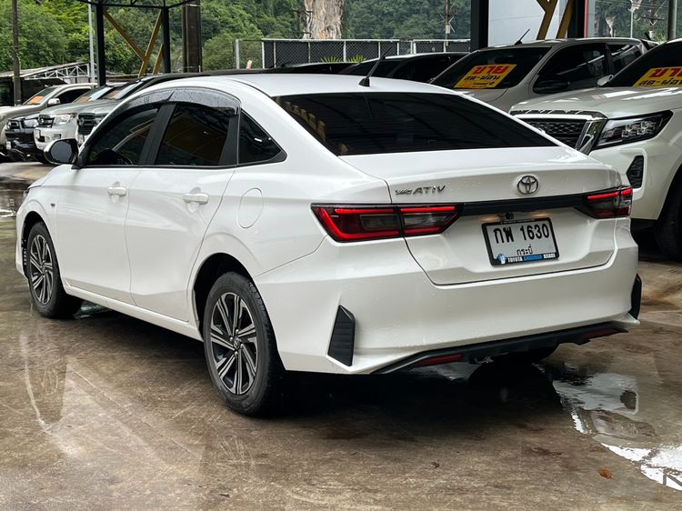 Toyota Yaris ATIV 2023 1.2 Sport Sedan เบนซิน ไม่ติดแก๊ส เกียร์อัตโนมัติ ขาว รูปที่ 4