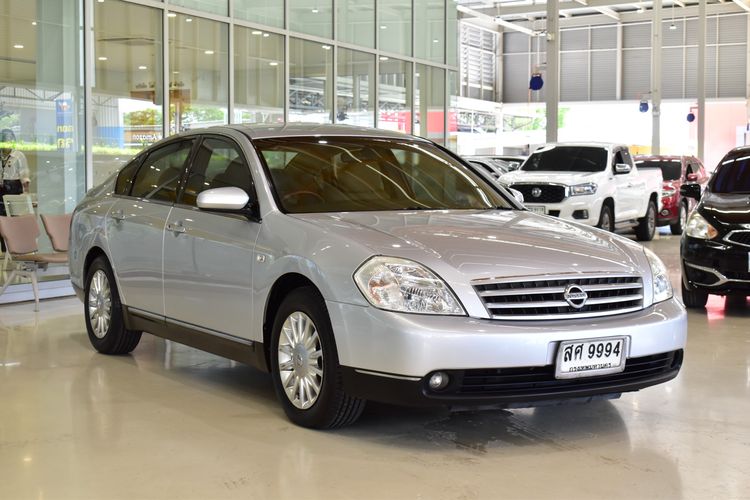 รถ Nissan Teana 2.3 230 JM สี บรอนซ์เงิน