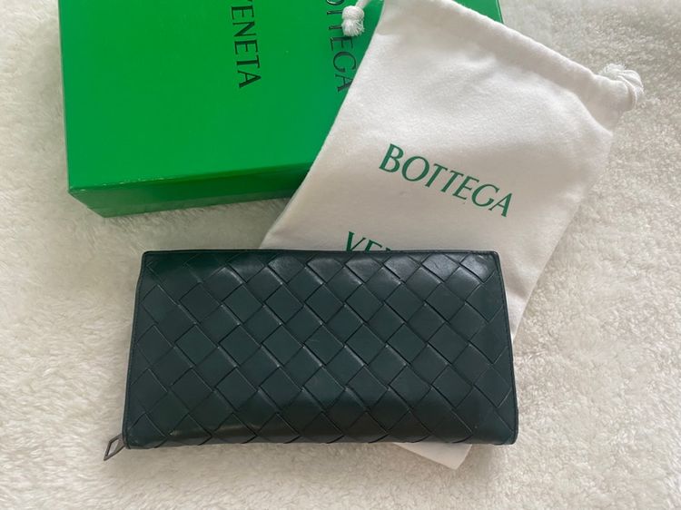 ไม่ระบุ เขียว หนังแท้ Bottega wallet แท้ สภาพตามรูป พร้อมกล่อง ถุงผ้า 