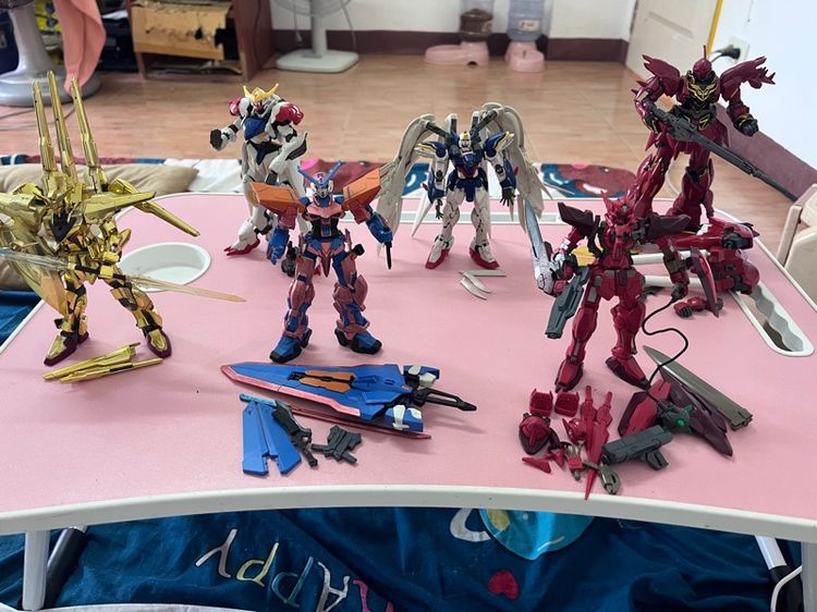 อื่นๆ ขายเหมา กันดั้มของ Bandai เป็นอะไหล่ครับ รวม 6 ตัว