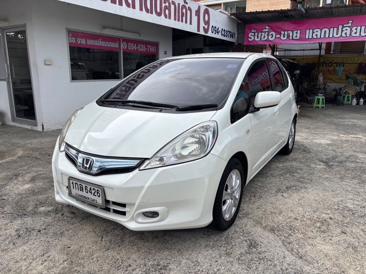 รถ Honda Jazz 1.3 Hybrid สี ขาว