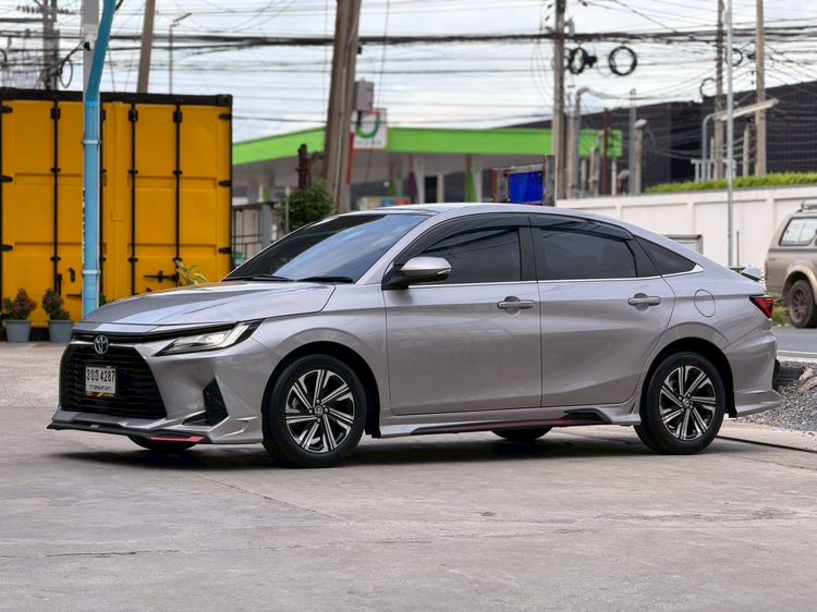 รถ Toyota Yaris ATIV 1.2 Premium สี เทา