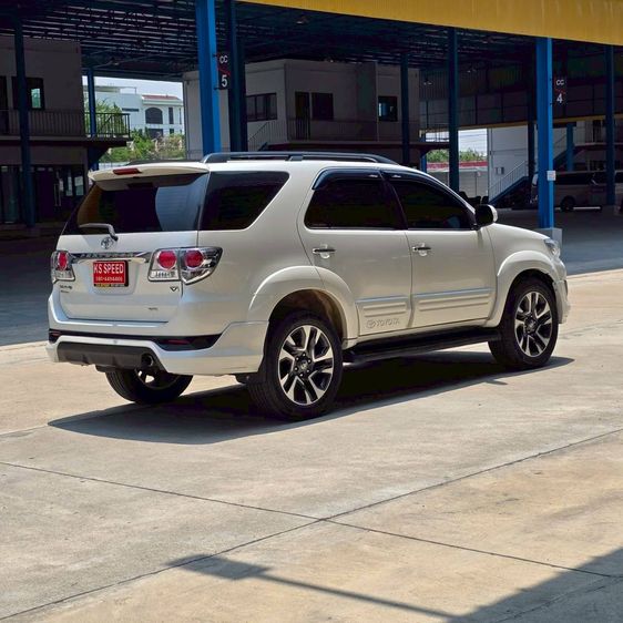 Toyota Fortuner 2013 3.0 V Utility-car ดีเซล ไม่ติดแก๊ส เกียร์อัตโนมัติ ขาว รูปที่ 4