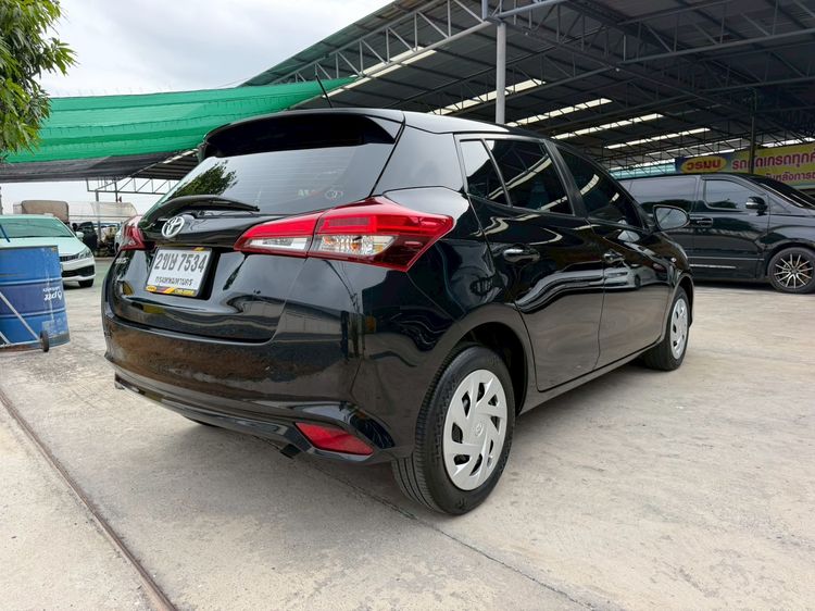 Toyota Yaris 2022 1.2 Entry Sedan เบนซิน ไม่ติดแก๊ส เกียร์อัตโนมัติ ดำ รูปที่ 4