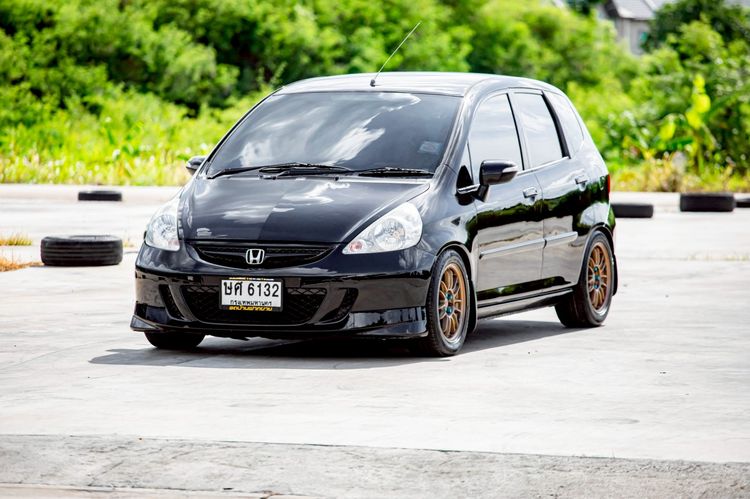 รถ Honda Jazz 1.5 E i-DSi สี ดำ