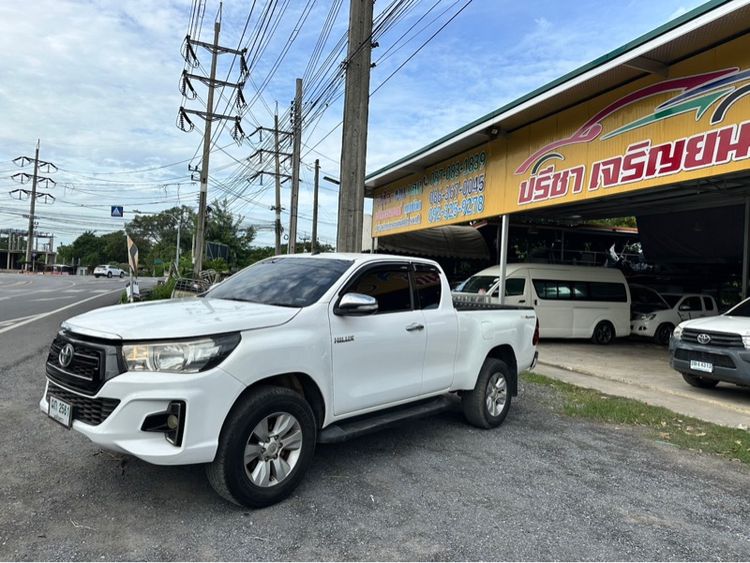 รถ Toyota Hilux Revo 2.4 G Prerunner สี ขาว