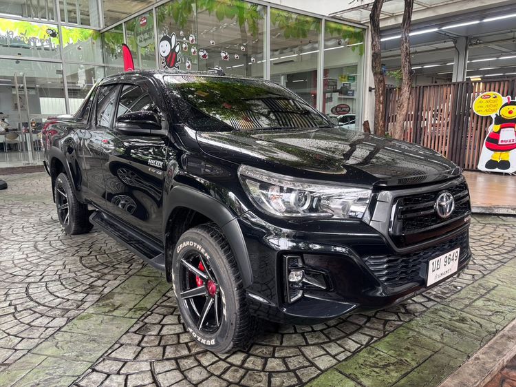 รถ Toyota Hilux Revo 2.8 Prerunner G Rocco สี ดำ