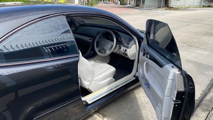 Mercedes-Benz CLK-Class 2000 CLK200 Kompressor Sedan เบนซิน ไม่ติดแก๊ส เกียร์อัตโนมัติ ดำ รูปที่ 4