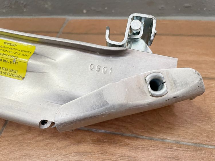แม่แรงยกรถ (Car Lift Jack) ของแท้จาก Audi รูปที่ 3