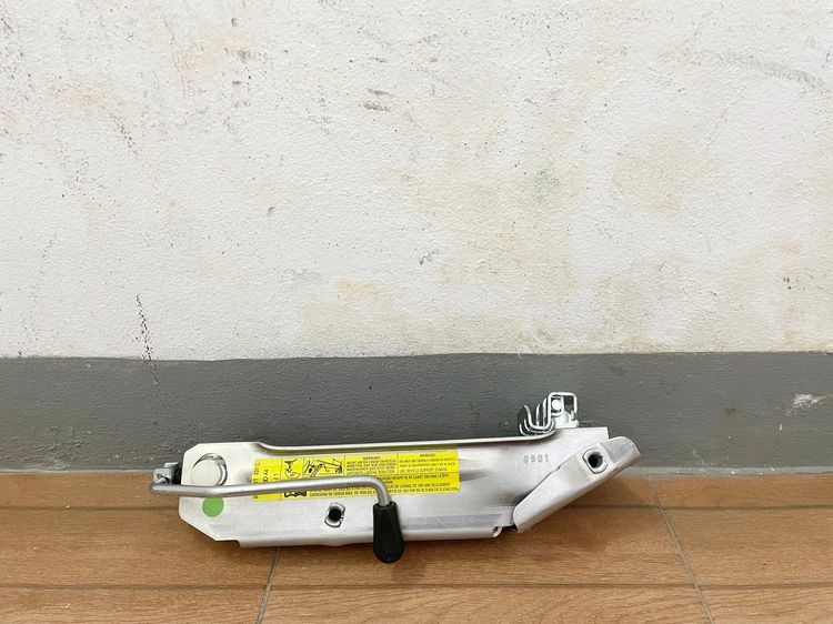 แม่แรงยกรถ (Car Lift Jack) ของแท้จาก Audi