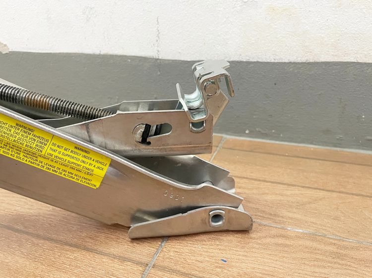 แม่แรงยกรถ (Car Lift Jack) ของแท้จาก Audi รูปที่ 10