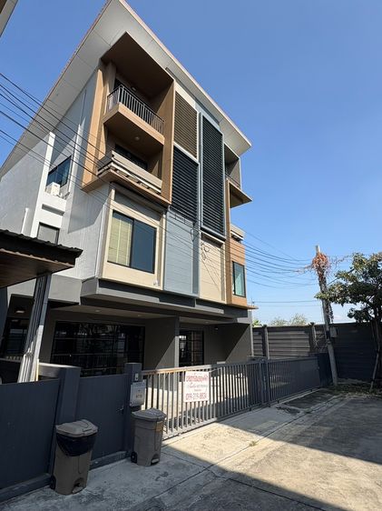 มีบางส่วน ขาย เช่า Home Office 2 คูหา Haus Clover แจ้งวัฒนะ-ราชพฤกษ์ 3.5 ชั้น พื้นที่ใช้สอย 470 ตร.ม. จอดรถ 6 คัน รูปที่ 2