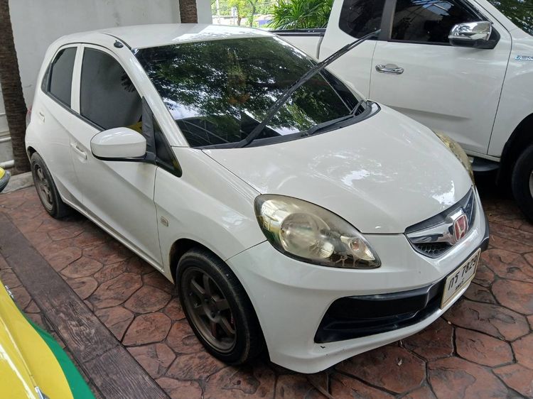 รถ Honda Brio 1.2 V สี ขาว