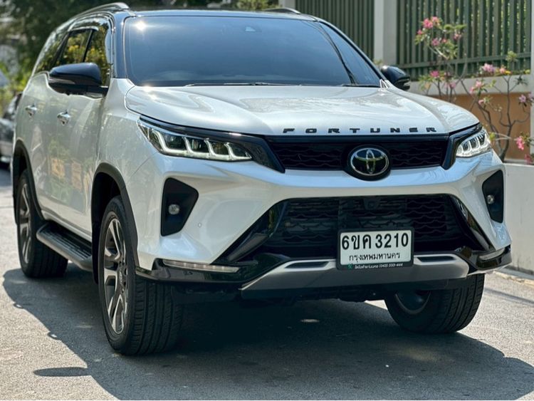 Toyota Fortuner 2023 2.4 Legender Utility-car ดีเซล ไม่ติดแก๊ส เกียร์อัตโนมัติ ขาว รูปที่ 2