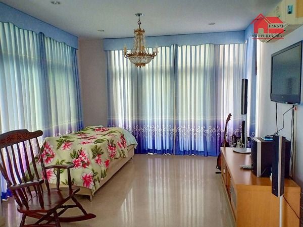 ตกแต่งครบ ขายบ้านเดี่ยว 2ชั้นเนื้อที่ 72ตร.ว 4ห้องนอน 4ห้องน้ำ เฟอร์ครบ (โครงการติดชายหาด)ถนนสุขุมวิท-บางแสน ใกล้ตลาดหนองมน ราคาขาย 10 ล้านบาท     รูปที่ 4
