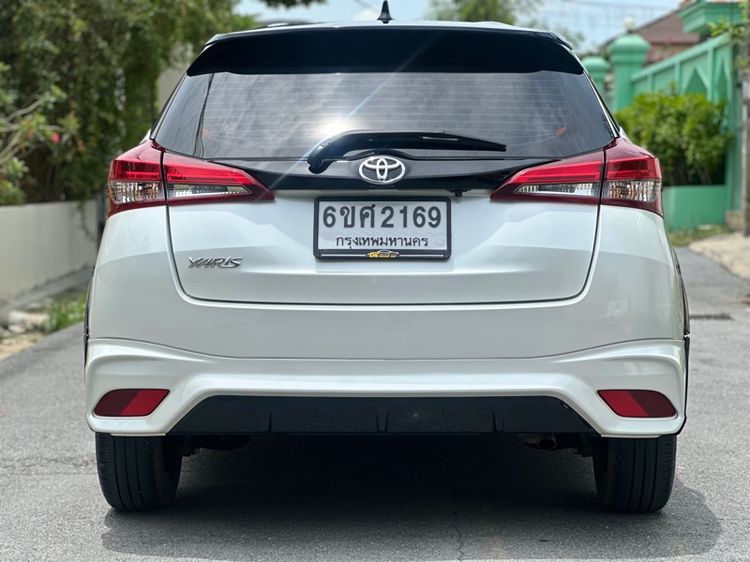 Toyota Yaris 2020 1.2 Sport Premium Sedan เบนซิน ไม่ติดแก๊ส เกียร์อัตโนมัติ ขาว รูปที่ 4