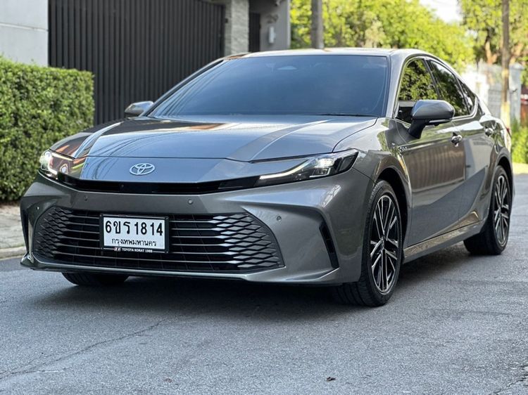 Toyota Camry 2024 2.5 HEV Premium Luxury Sedan ไฮบริด ไม่ติดแก๊ส เกียร์อัตโนมัติ เทา รูปที่ 2