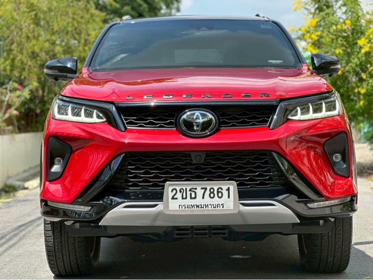 รถ Toyota Fortuner 2.8 Legender 4WD สี แดง