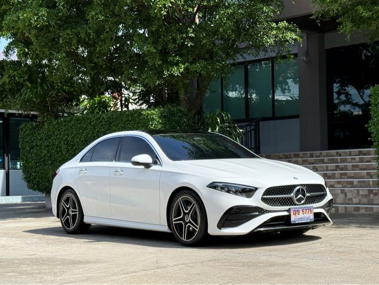 รถ Mercedes-Benz A-Class A200 สี ขาว
