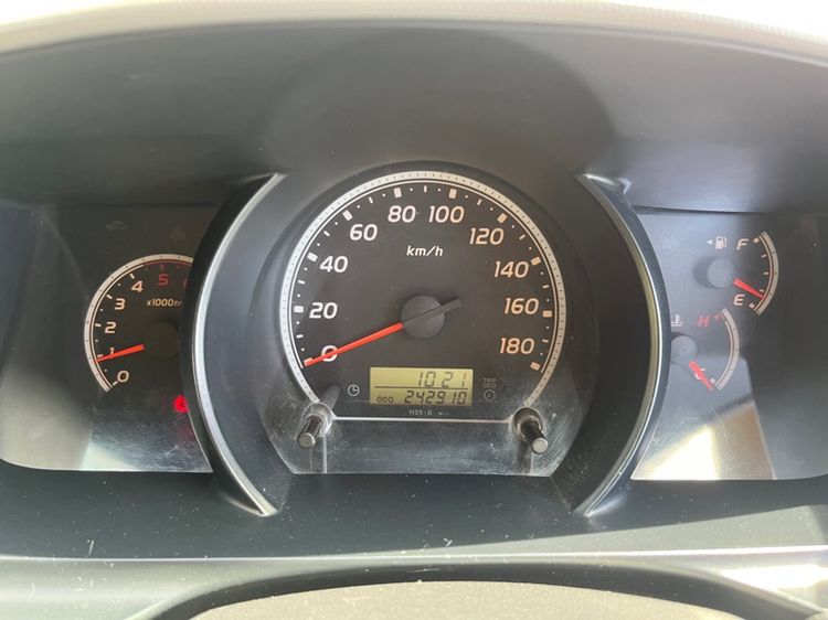 รถ Toyota Commuter 2.5 สี เทา