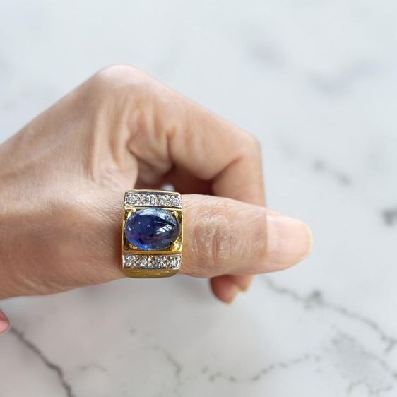 อื่นๆ แหวนพลอยไพลินหลังเบี้ย (Blue Sapphire Cabochon Ring) 