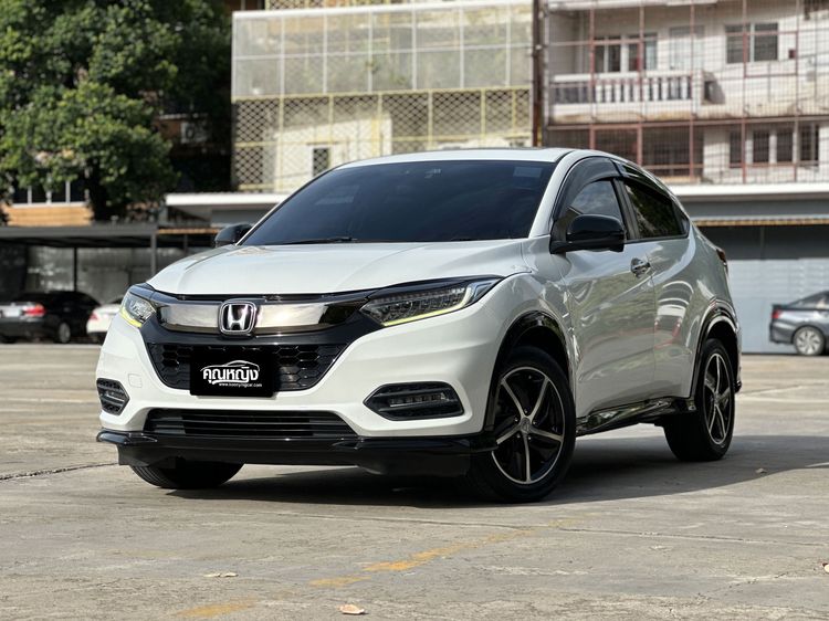 รถ Honda HR-V 1.8 RS สี ขาว