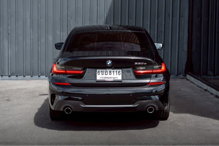 BMW Series 3 2021 330i Sedan เบนซิน ไม่ติดแก๊ส เกียร์อัตโนมัติ ดำ รูปที่ 4