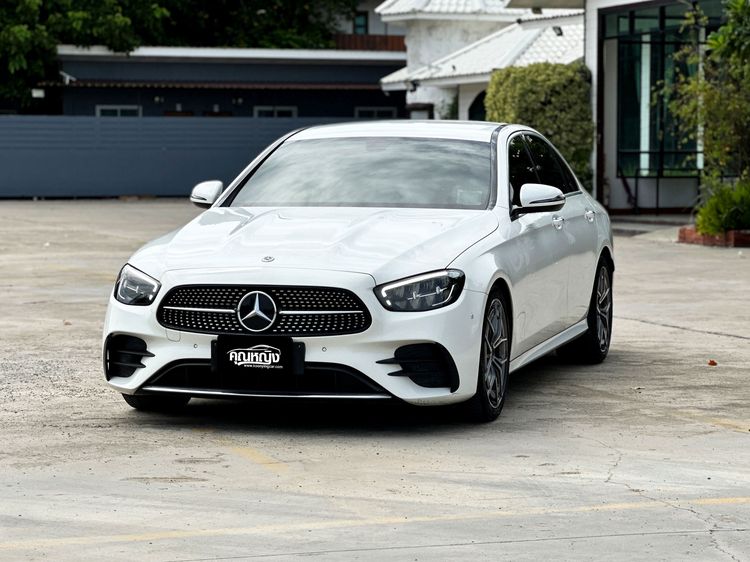 รถ Mercedes-Benz E-Class E220 สี ขาว
