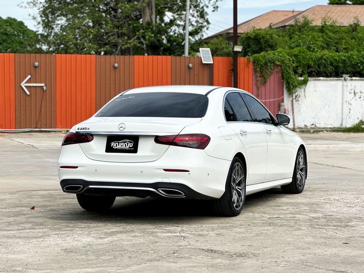 Mercedes-Benz E-Class 2021 E220 Sedan ดีเซล ไม่ติดแก๊ส เกียร์อัตโนมัติ ขาว รูปที่ 2