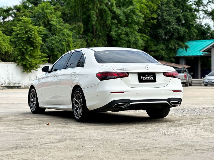 Mercedes-Benz E-Class 2021 E220 Sedan ดีเซล ไม่ติดแก๊ส เกียร์อัตโนมัติ ขาว รูปที่ 4