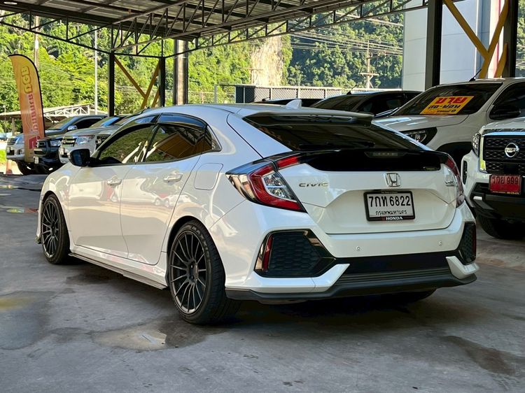 Honda Civic 2017 1.5 Turbo Sedan เบนซิน ไม่ติดแก๊ส เกียร์อัตโนมัติ ขาว รูปที่ 4
