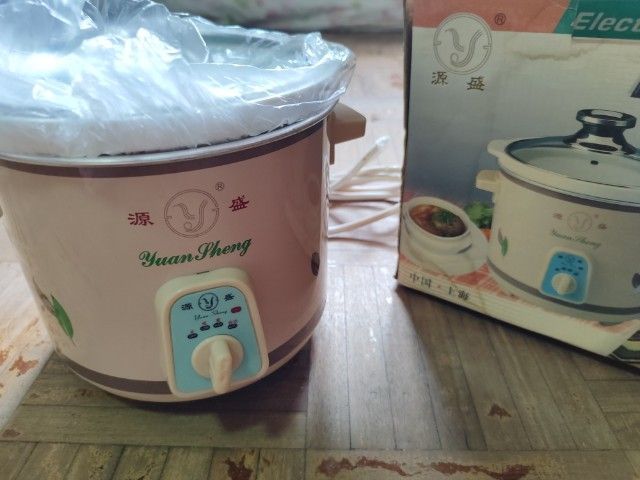หม้อตุ๋นไฟฟ้า 1.8ลิตร