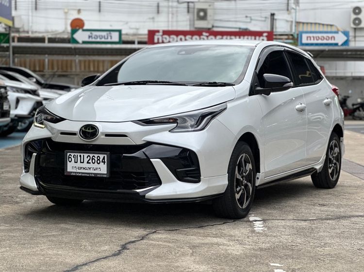 Toyota Yaris 2023 1.2 Premium Sedan เบนซิน ไม่ติดแก๊ส เกียร์อัตโนมัติ ขาว รูปที่ 2