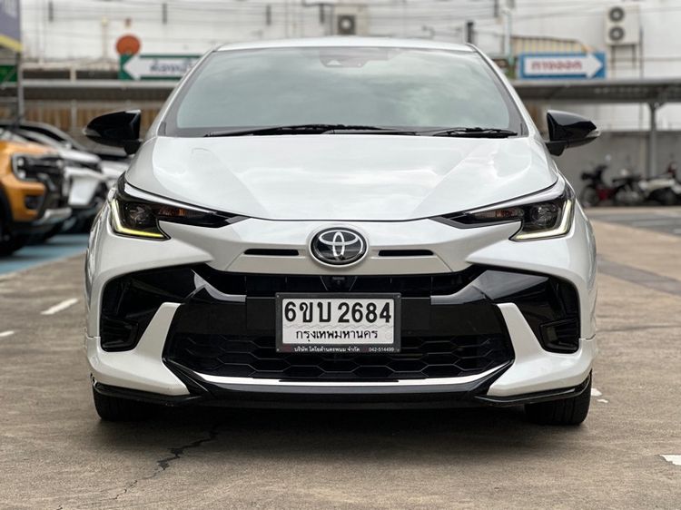 รถ Toyota Yaris 1.2 Premium สี ขาว