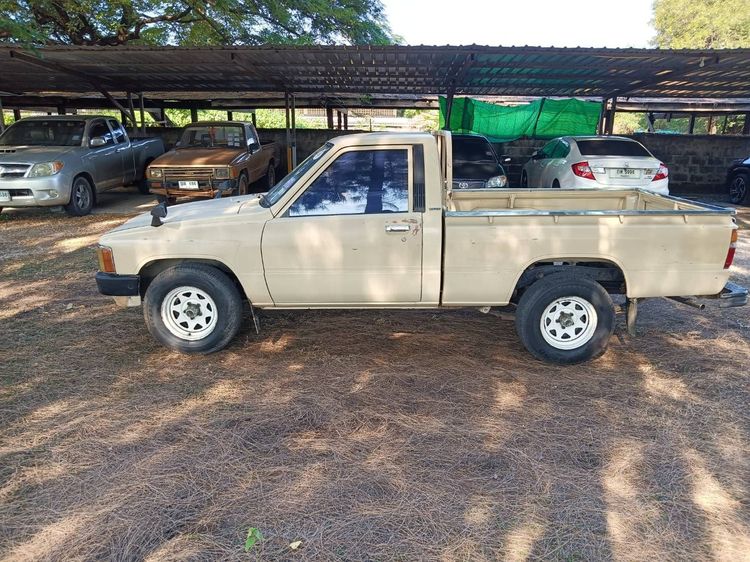 Toyota Hilux Hero 1989 รุ่นย่อยอื่นๆ Pickup เบนซิน ไม่ติดแก๊ส เกียร์ธรรมดา น้ำตาล รูปที่ 2