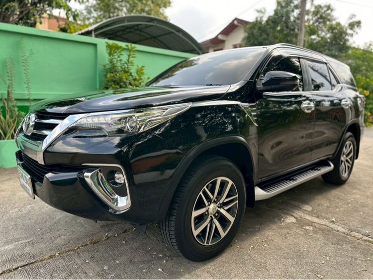 Toyota Fortuner 2018 2.4 V 4WD Utility-car ดีเซล ไม่ติดแก๊ส เกียร์อัตโนมัติ ขาว รูปที่ 2