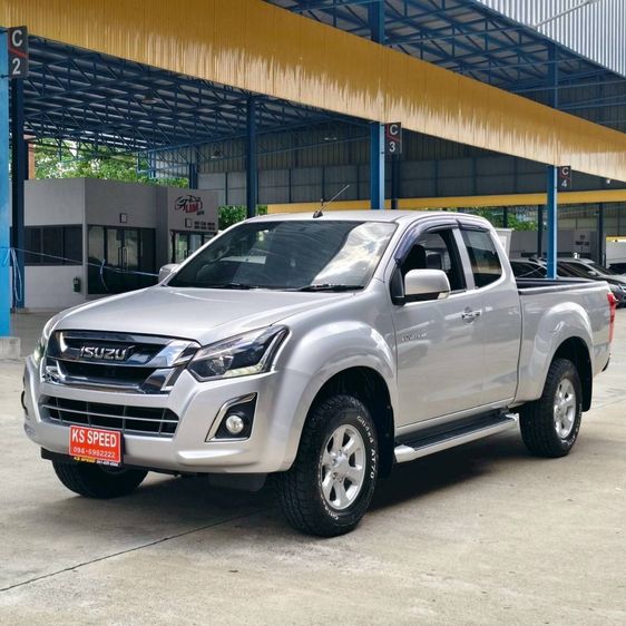 รถ Isuzu D-MAX 1.9 Hi-Lander Z สี บรอนซ์เงิน