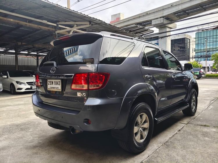 Toyota Fortuner 2006 3.0 V 4WD Utility-car ดีเซล ไม่ติดแก๊ส เกียร์อัตโนมัติ เทา รูปที่ 3