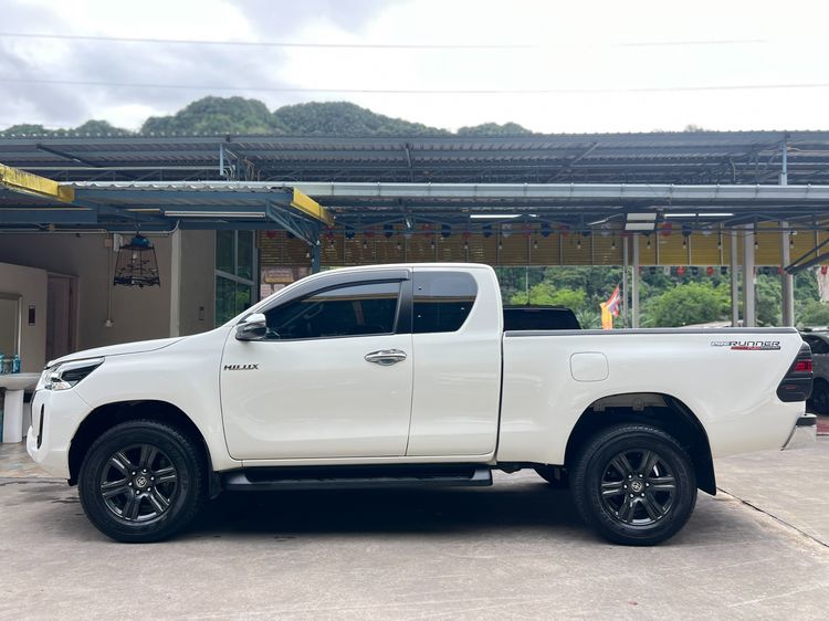 Toyota Hilux Revo 2022 Smart Cab 2.4 Entry Prerunner Pickup ดีเซล ไม่ติดแก๊ส เกียร์ธรรมดา ขาว รูปที่ 3