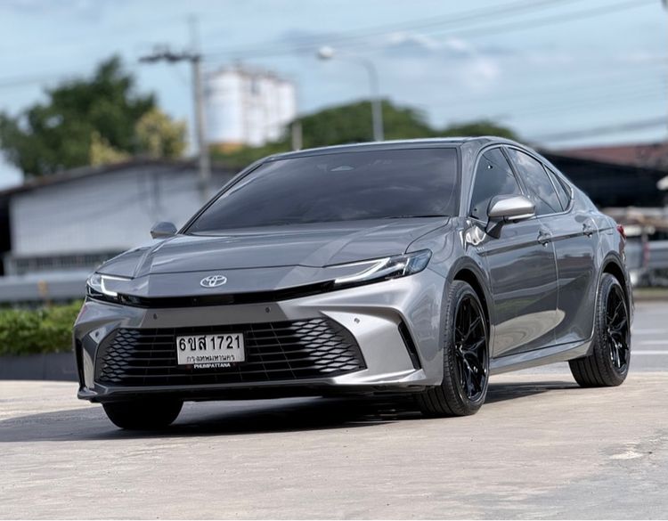 รถ Toyota Camry 2.5 HEV Premium Luxury สี เทา