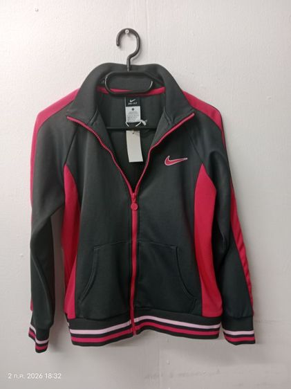 อื่นๆ ชุดออกกำลังกาย เสื้อวอร์มแขนยาว ยี่ห้อ Nike สีดำ-ชมพู อก36cm ไหล่40cm ยาวไหล่57cm