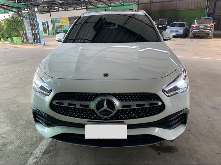 รถ Mercedes-Benz GLA-Class GLA200 สี ขาว