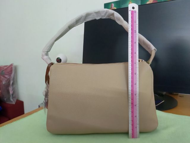 ขายกระเป๋าสะพายไหล่ สีแอปริคอท (เนื้อ) รูปที่ 2