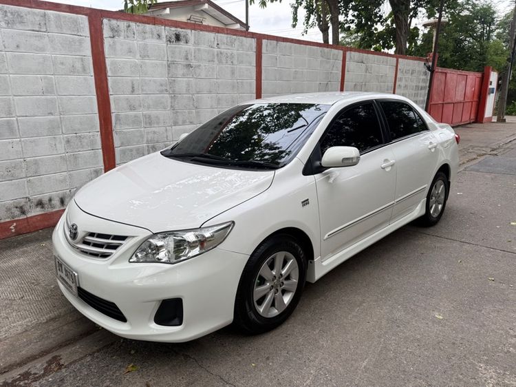 รถ Toyota Altis 1.8 E สี ขาว