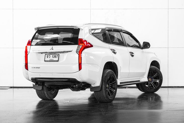 Mitsubishi Pajero Sport 2017 2.4 GT Utility-car ดีเซล ไม่ติดแก๊ส เกียร์อัตโนมัติ ขาว รูปที่ 4