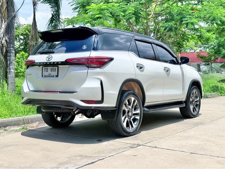 Toyota Fortuner 2022 2.4 Legender Black Top Utility-car ดีเซล เกียร์อัตโนมัติ ขาว รูปที่ 4