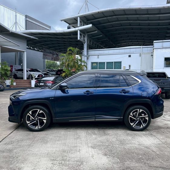 Toyota Yaris Cross 2023 1.5 HEV Premium Luxury Sedan ไฮบริด ไม่ติดแก๊ส เกียร์อัตโนมัติ น้ำเงิน รูปที่ 4