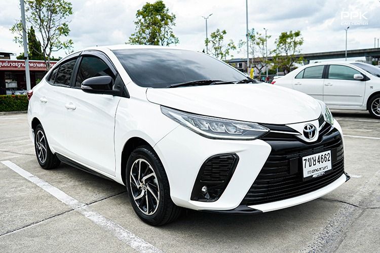 Toyota Yaris ATIV 2021 1.2 Sport Sedan เบนซิน ไม่ติดแก๊ส เกียร์อัตโนมัติ ขาว รูปที่ 3